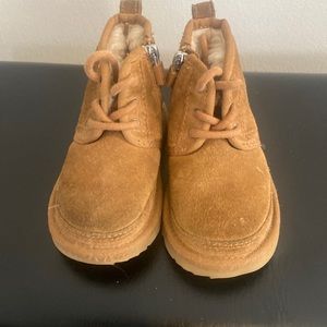 Toddler Ugg 8c (can be worn unisex)